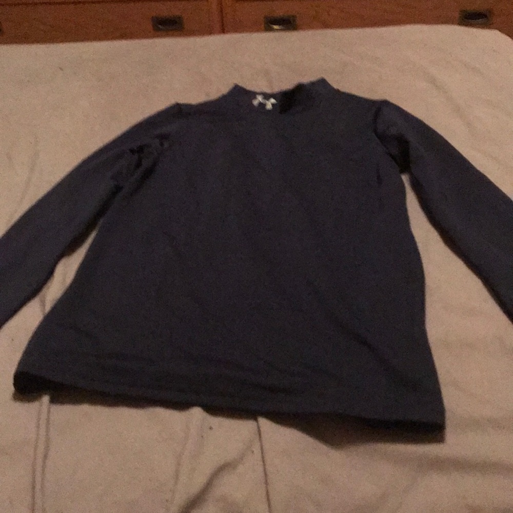 Under Armour size M fitted cold gear shirt